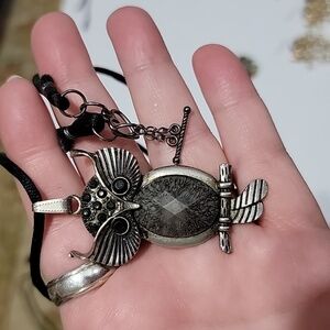 Owl necklace gray faceted belly black eyes silvertone t clasp closure
